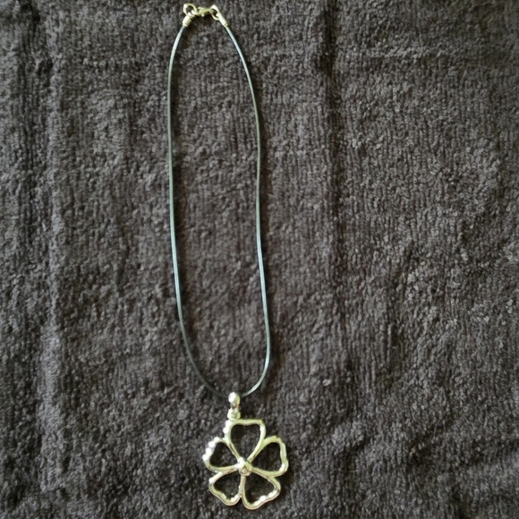 Lia Sophia Daisy Slide Silver-Tone Flower Pendant Black Cord Necklace Modern - Picture 2 of 10